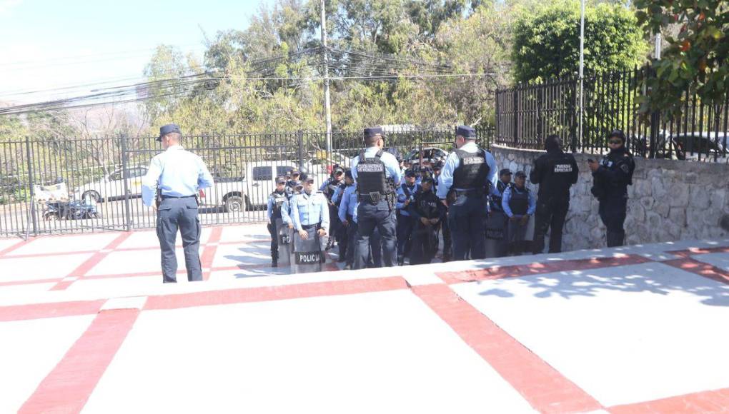 Policía Nacional llega a la CSJ tras anuncio de plantón del BOC por rotación ilegal