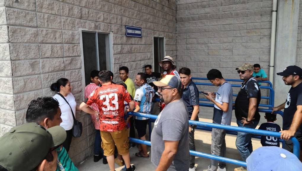 La Marea Roja armó un ambientazo en Choluteca para no dejar solo a su amado Vida