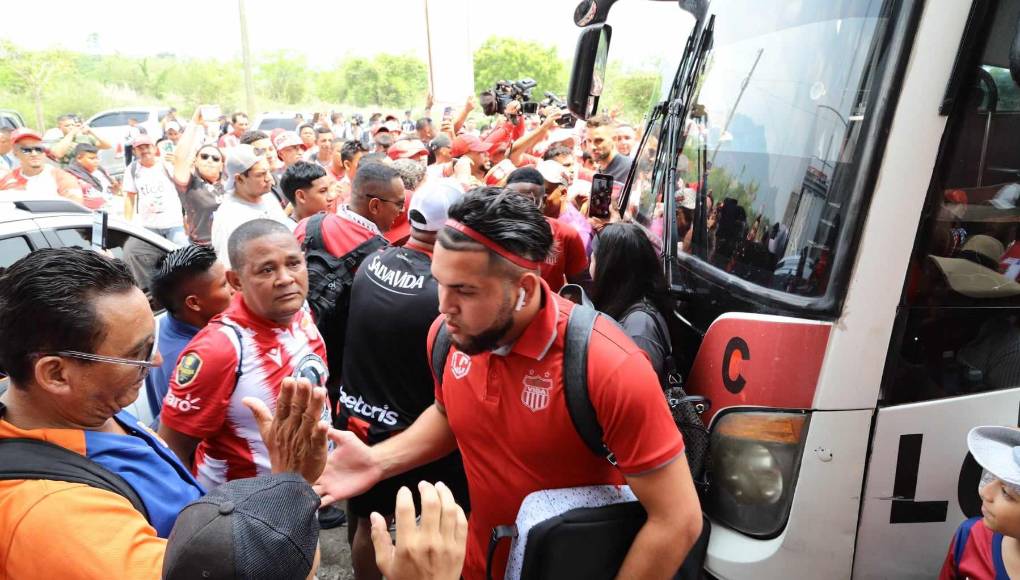 La Marea Roja armó un ambientazo en Choluteca para no dejar solo a su amado Vida