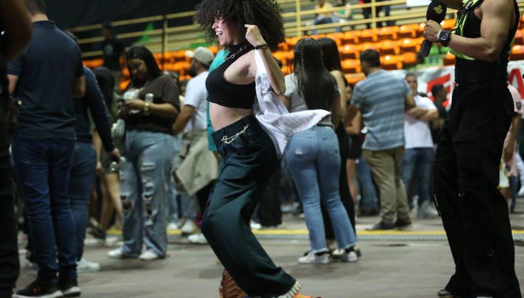 Alexis &amp; Fido y J-King &amp; Maximan revivieron el reggaetón en Tegucigalpa