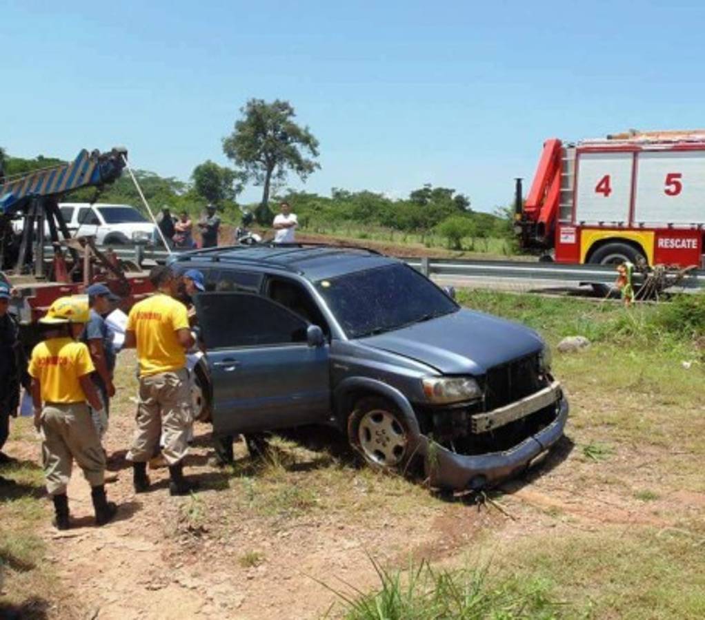 Lanzan carro con cadáver de salvadoreño al río Humuya