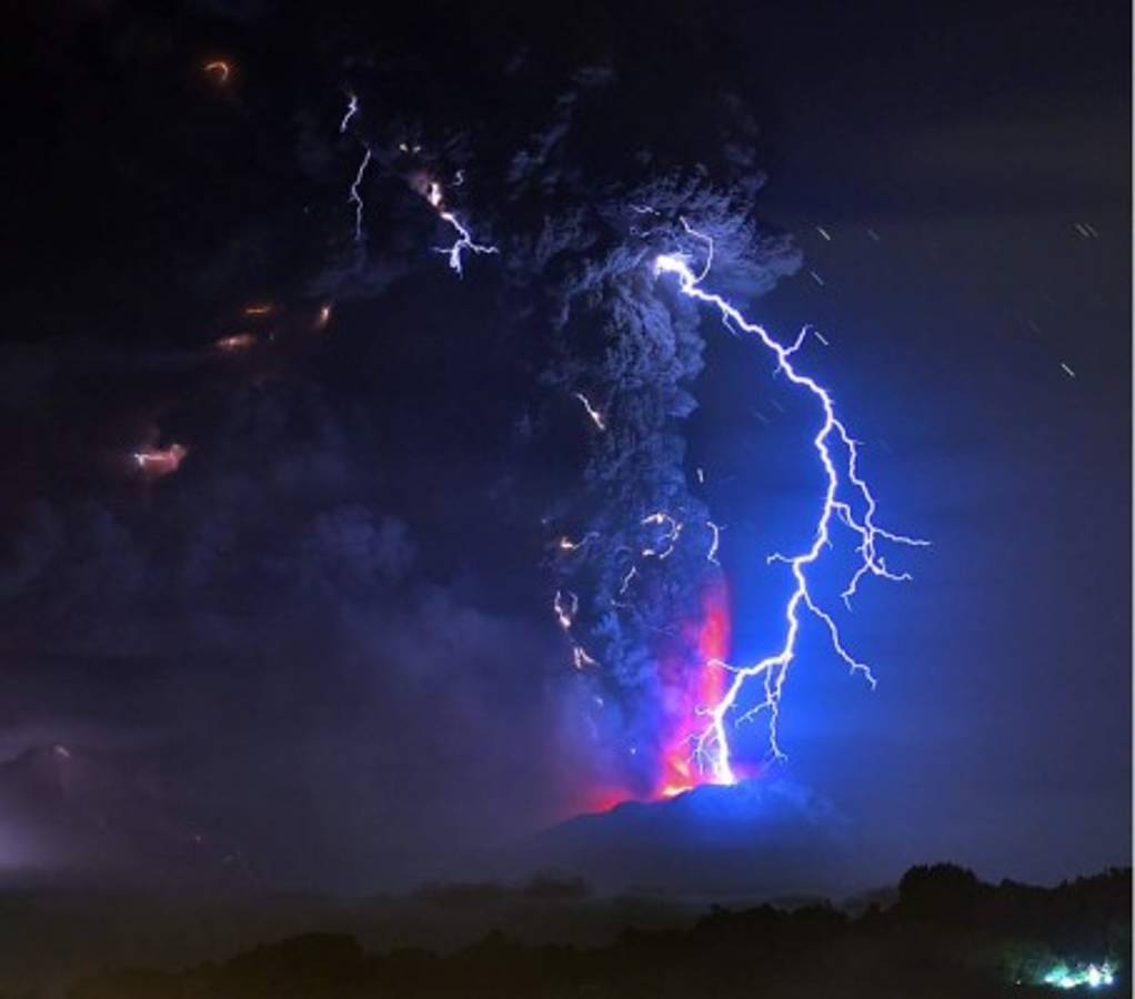 Erupciones del Calbuco tiene en vilo a Chile y Argentina