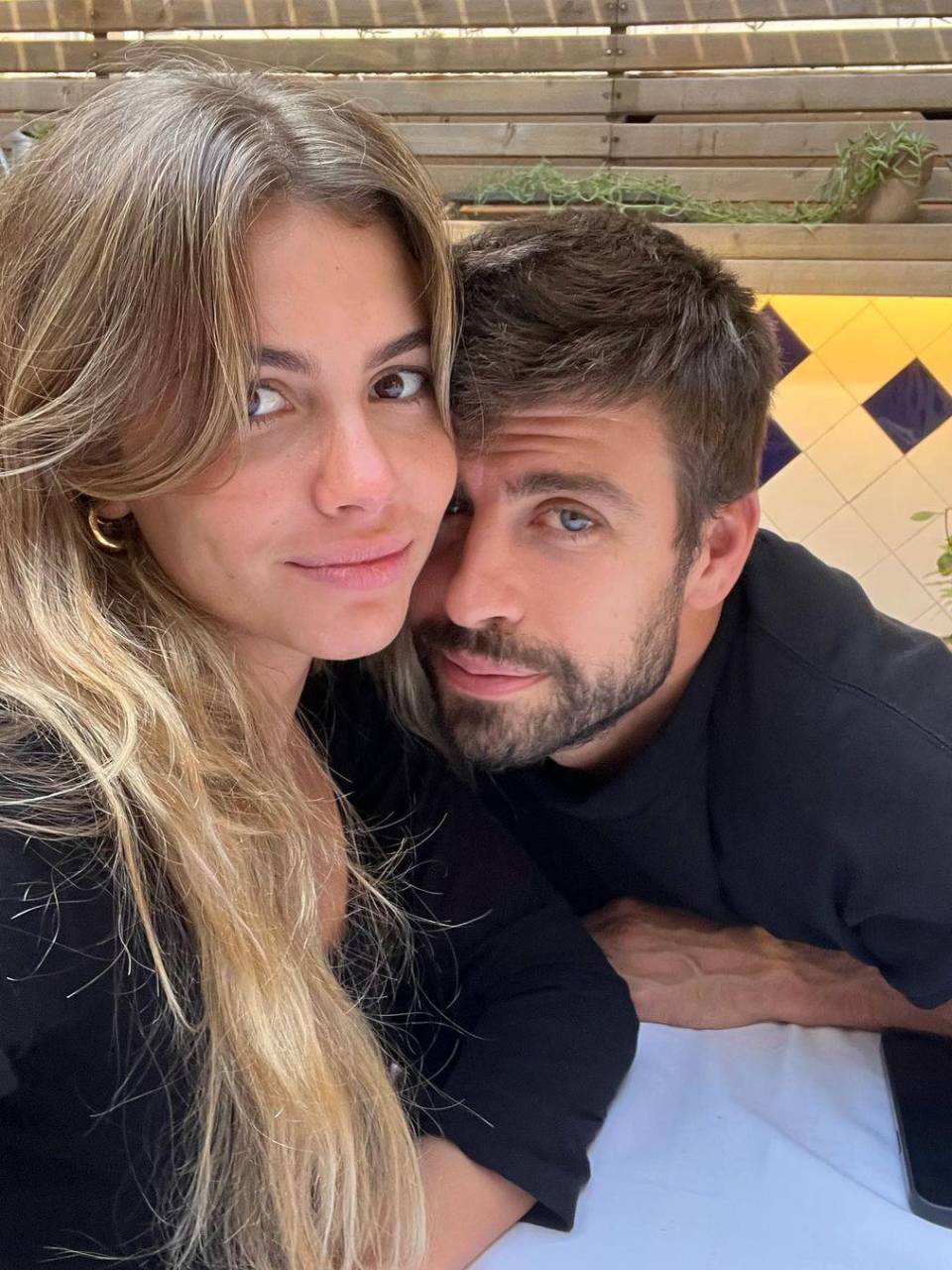 Piqué presume a Clara Chía y publica su primera foto juntos