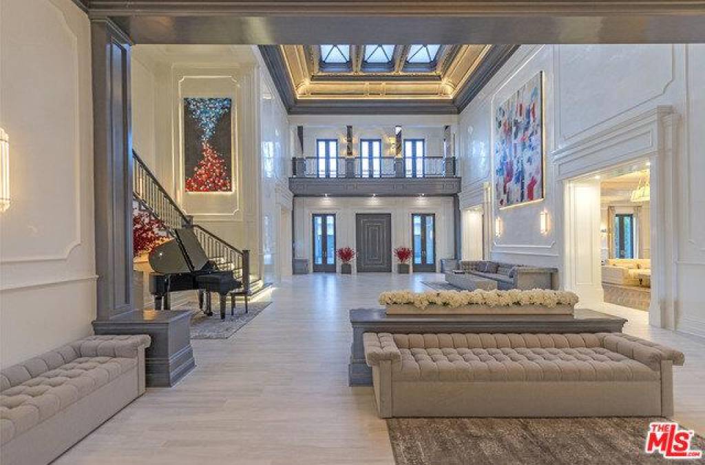 Tiene 24 baños: así es la lujosa mansión que JLo y Ben Affleck compraron en Beverly Hills