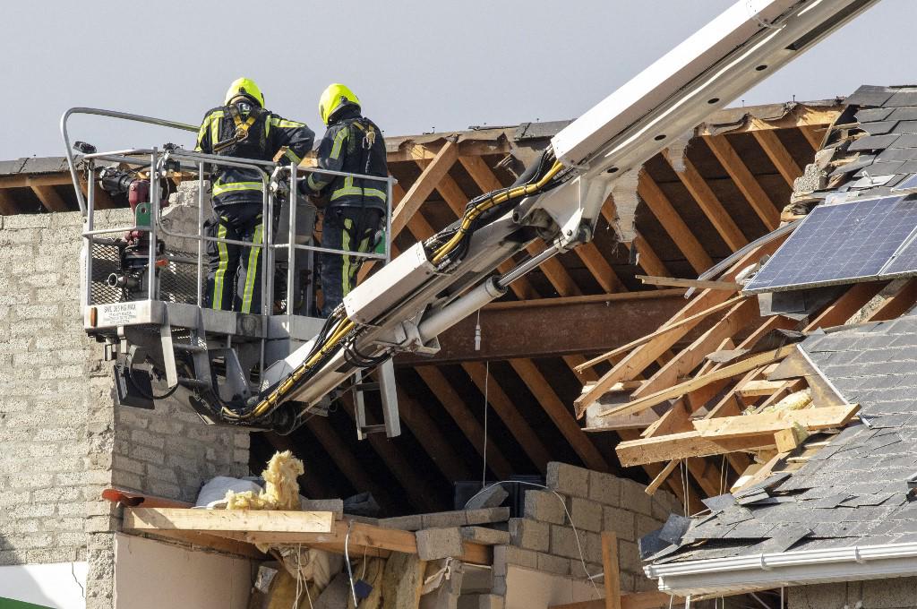Al menos diez muertos, entre ellos tres menores, en explosión en gasolinera en Irlanda