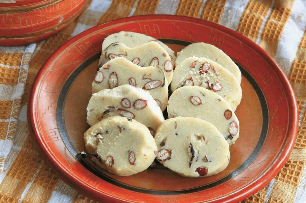 Ticucos con chipilín o loroco,  tradición en la mesa catracha