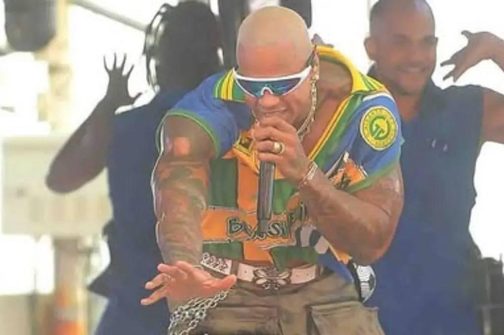 ¡Con tres chicas! Ancelotti y la petición que le hicieron en carnaval de Brasil