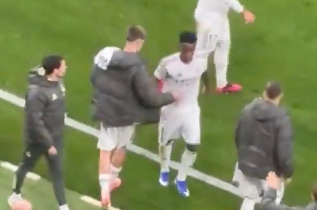 Penal regalado a Real Madrid, Kervin ausente con Levante, jugador llora y cariñitos a Vini