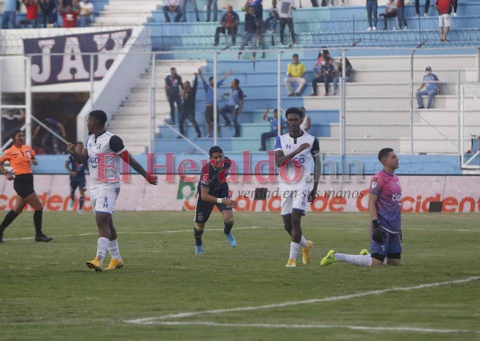 Pasillo de campeón, goleada azul y emotivo abrazo: Así se vivió el triunfo 4-0 de Motagua sobre Honduras Progreso
