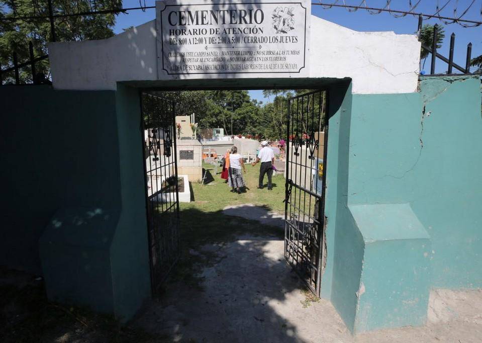 Echada a la calle y durmiendo en la tumba de su padre: El maltrato de una madrastra contra una menor en San Pedro Sula