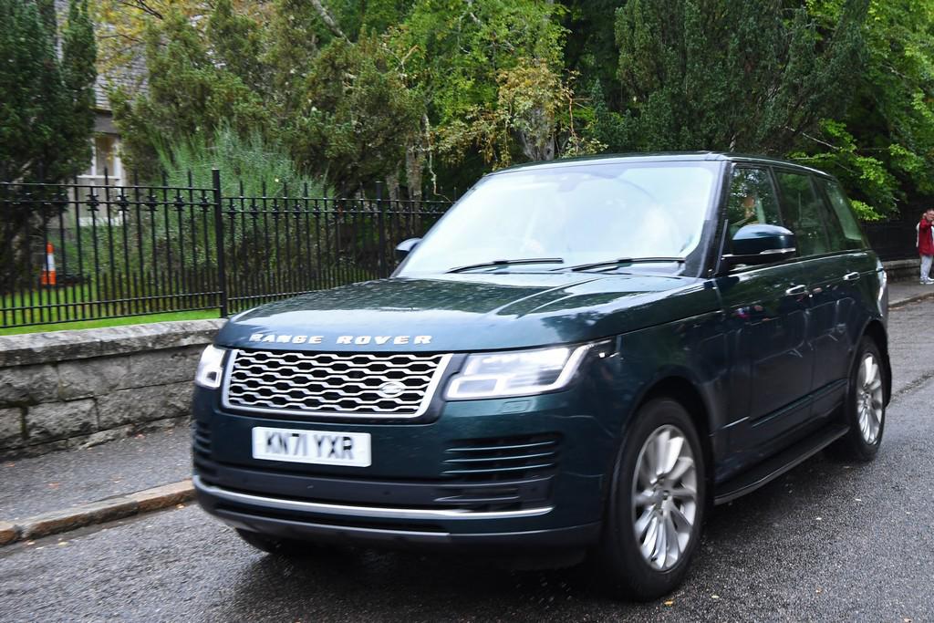 Hijos y nietos de la reina Isabel II llegan a Balmoral