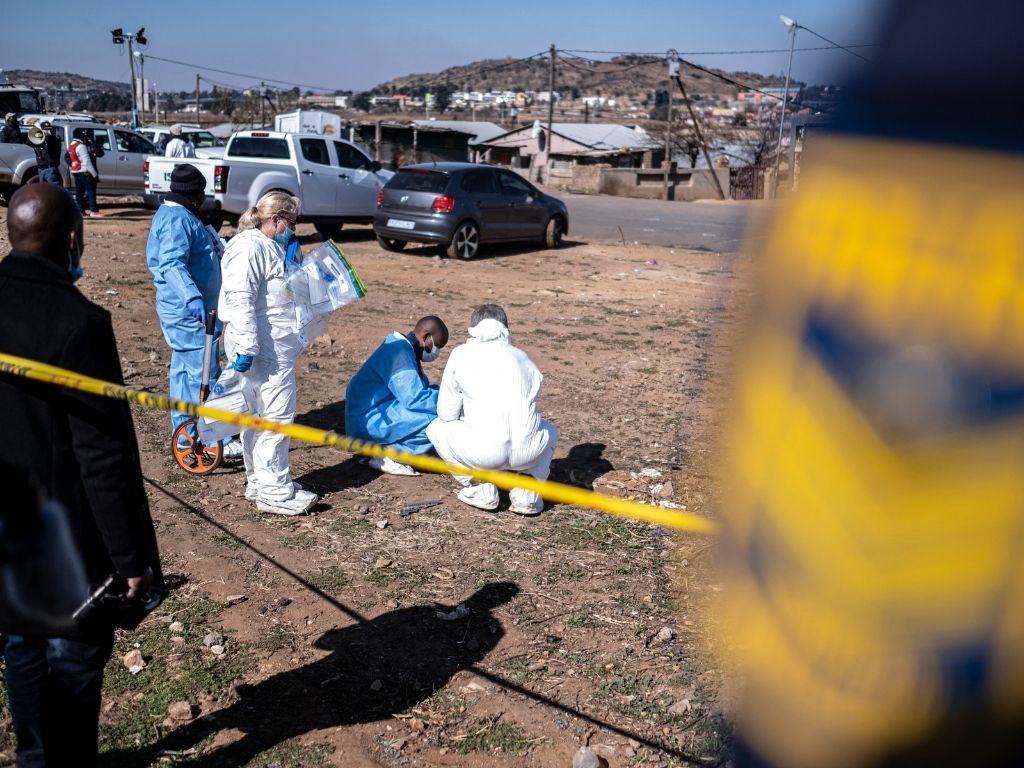 Al menos 19 muertos en dos tiroteos en bares de Sudáfrica