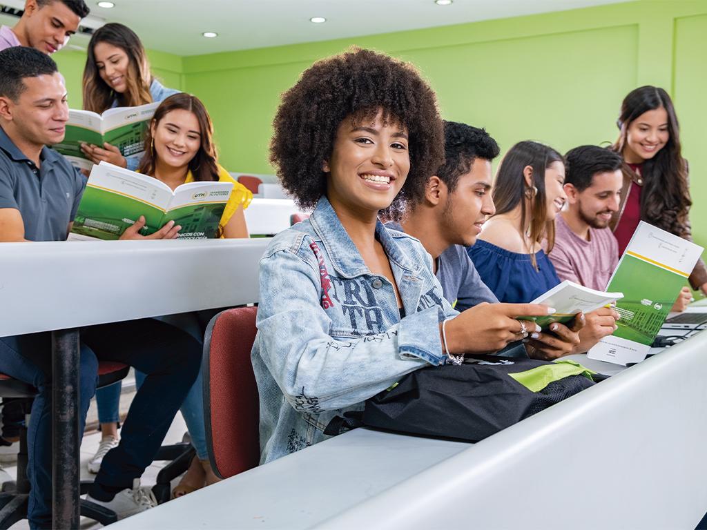 UTH te impulsa a soñar y crear tu futuro con sus licenciaturas de Marketing y Diseño Gráfico