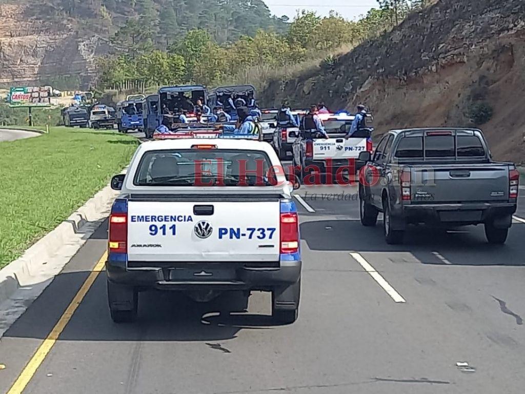 Policía comienza desalojo de transportistas de carga que mantenían toma de carreteras