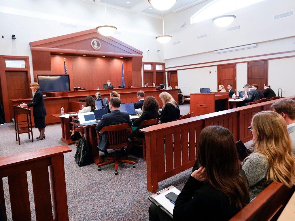 Jurado del juicio entre Depp y Heard reanudará deliberaciones el martes