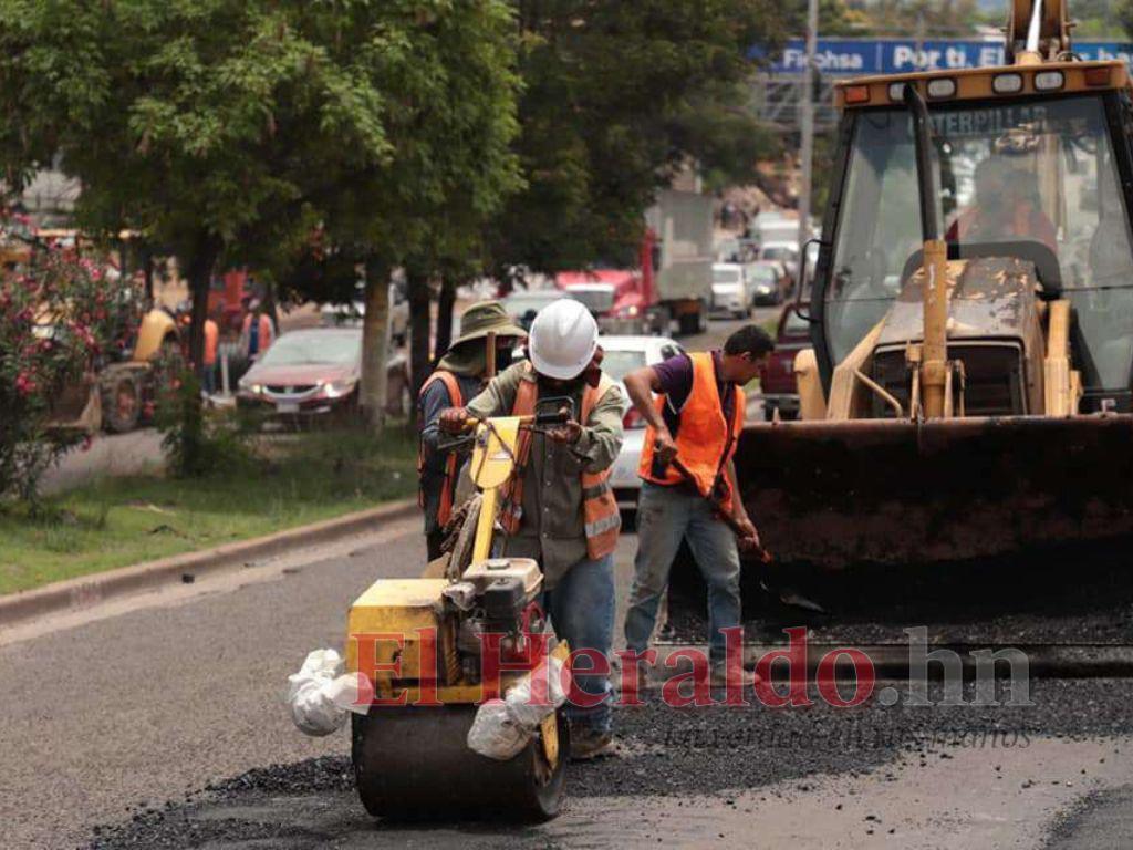 Baches, un peligro en la capital que tendría solución hasta agosto