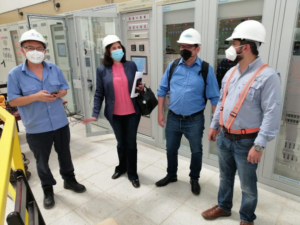 Gerente de ENEE y ministra de Finanzas visitan central hidroeléctrica Patuca III
