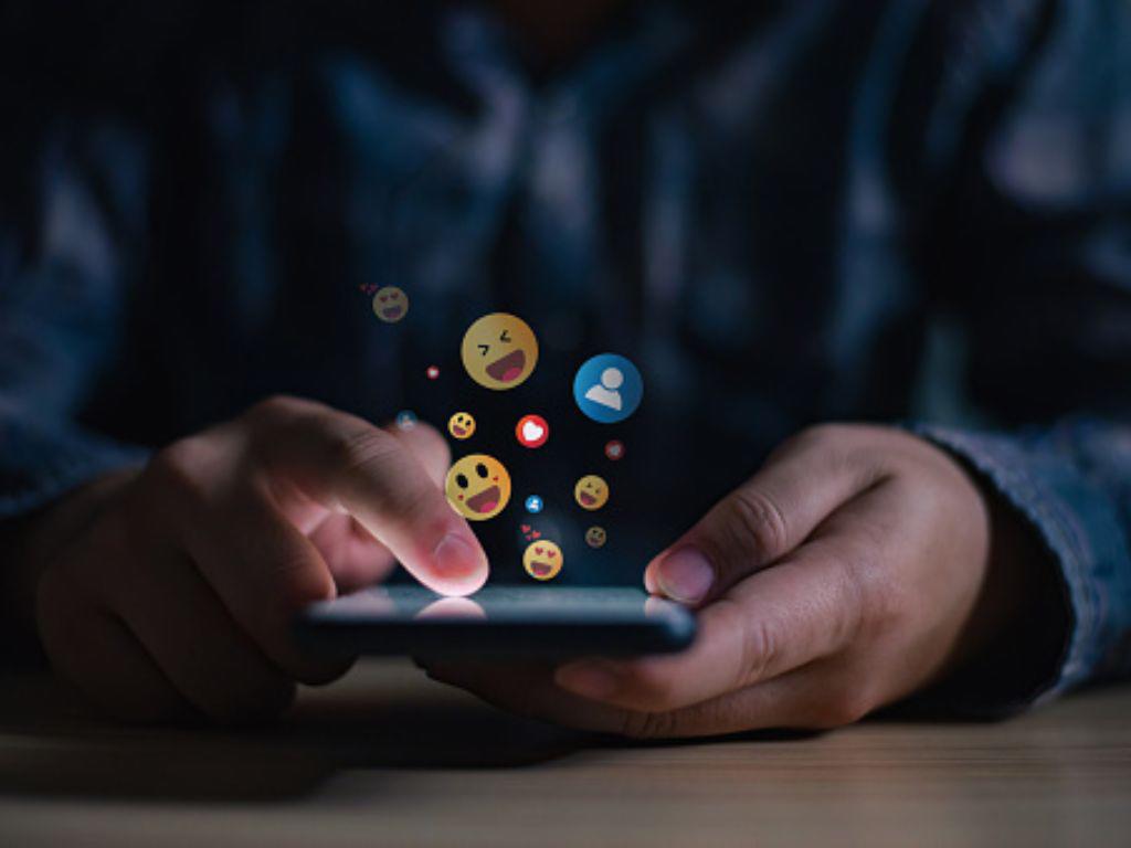 WhatsApp: ¿por qué la app eliminó el emoji de la ‘pistola’?