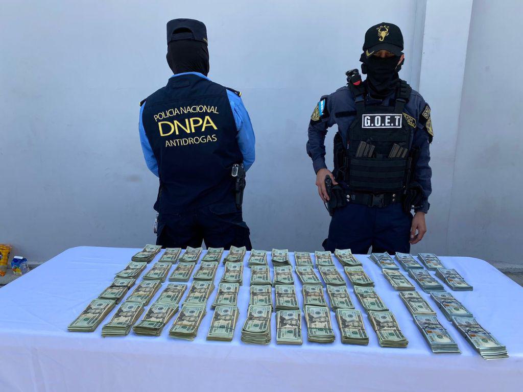 Decomisan 160 mil dólares que eran transportados en compartimientos falsos de un  camión en la CA-5