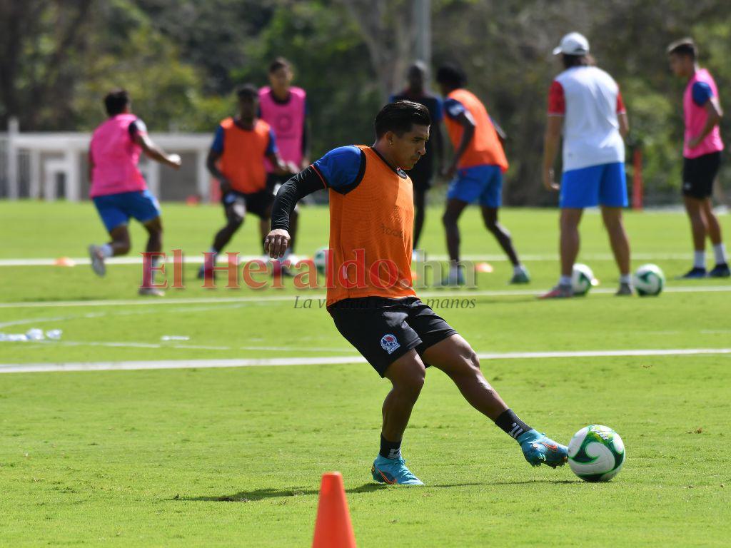 Chirinos confiesa su “espinita” por salir al extranjero en víspera del inicio del Apertura