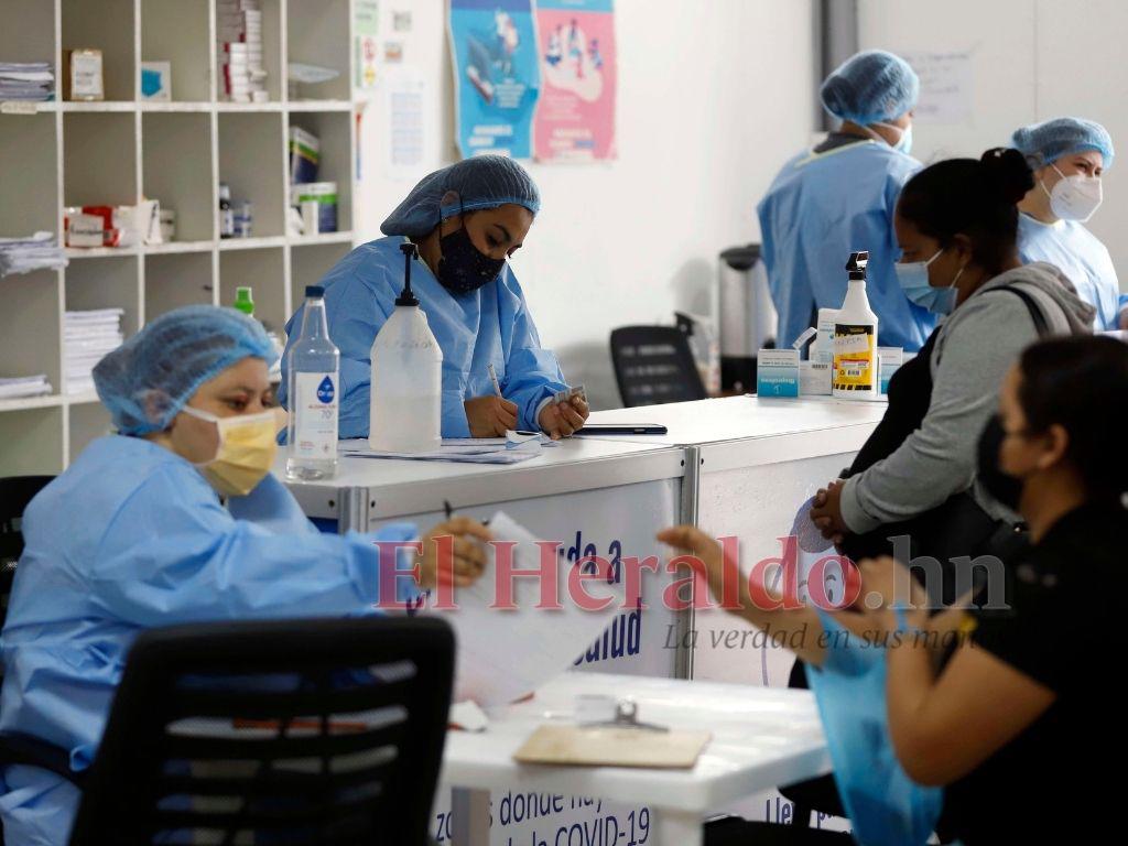 Honduras: Los triajes están llenos, pero no hay reactivos para procesar pruebas PCR