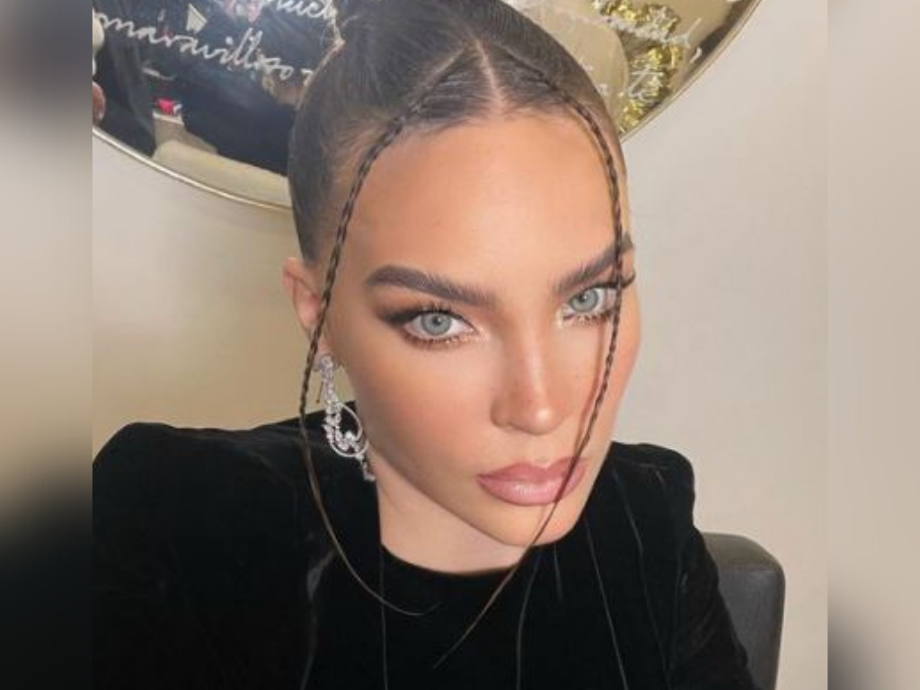 VIDEO: Belinda huye de paparazzis en aeropuerto tras su ruptura con Nodal