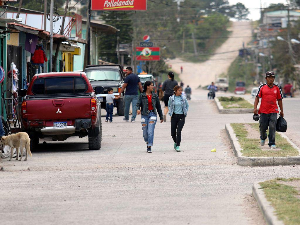 Comités de vigilancia protegen al municipio de Lepaterique durante el toque de queda