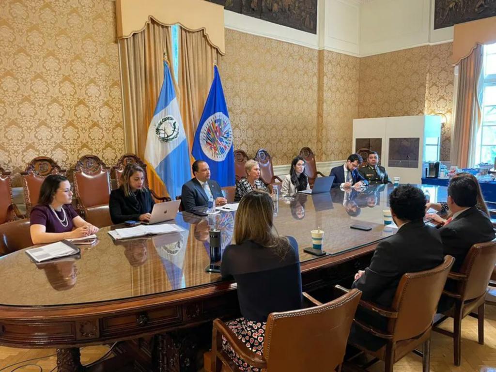 Canciller de Guatemala rechaza en la OEA cuestionamientos al estado de derecho en su país