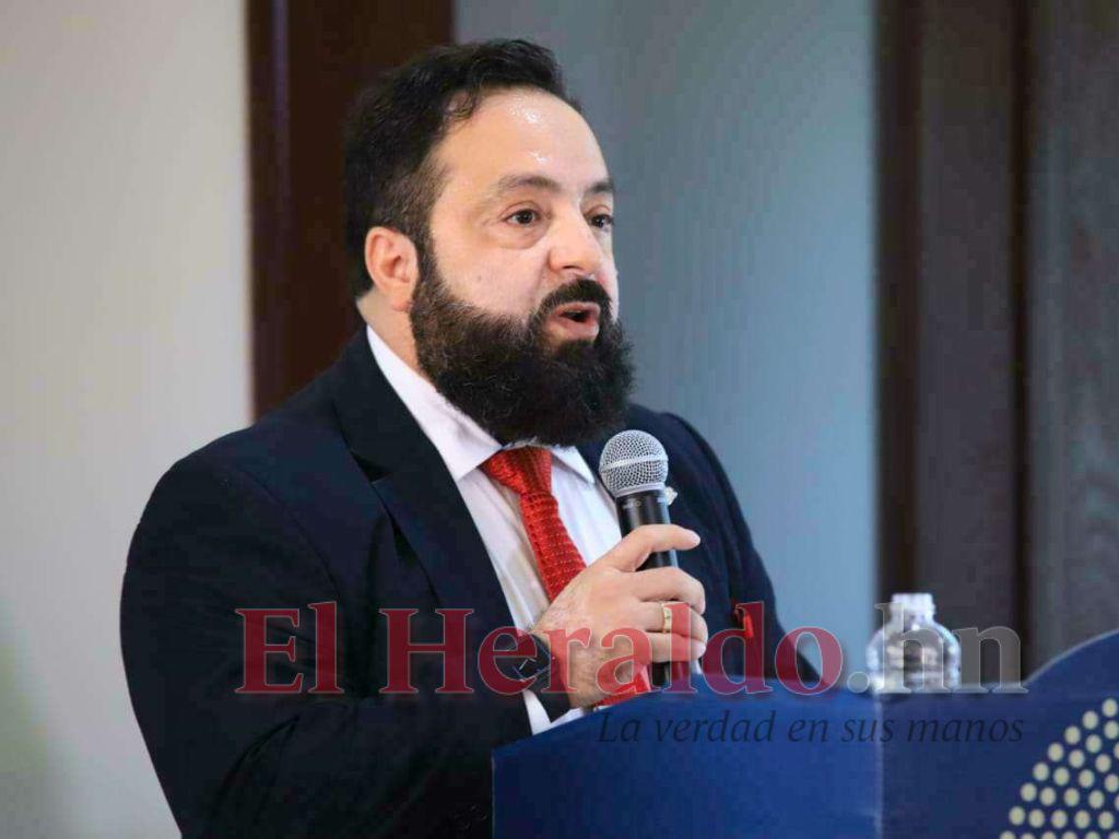 Luis Redondo responde al CNA por su informe y asegura que es fake news