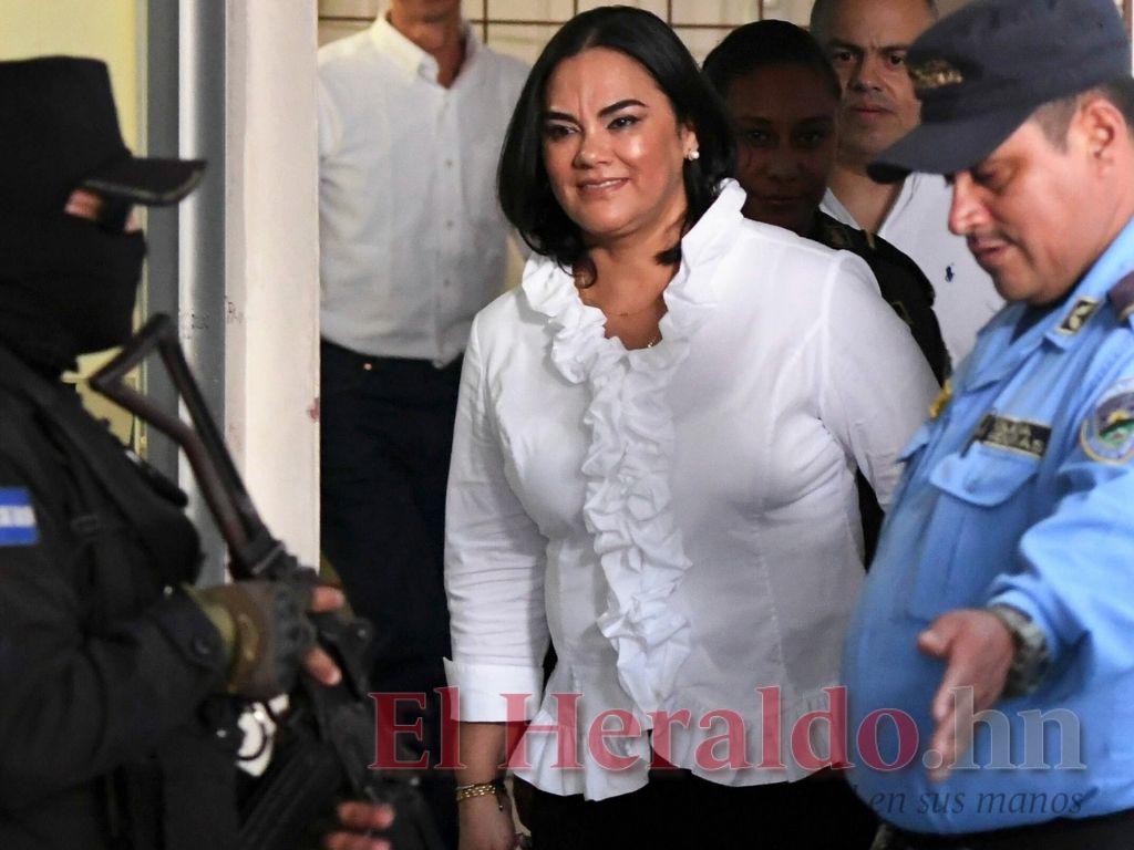 Falsos zapateros cambiaron cheques a Rosa Elena Bonilla