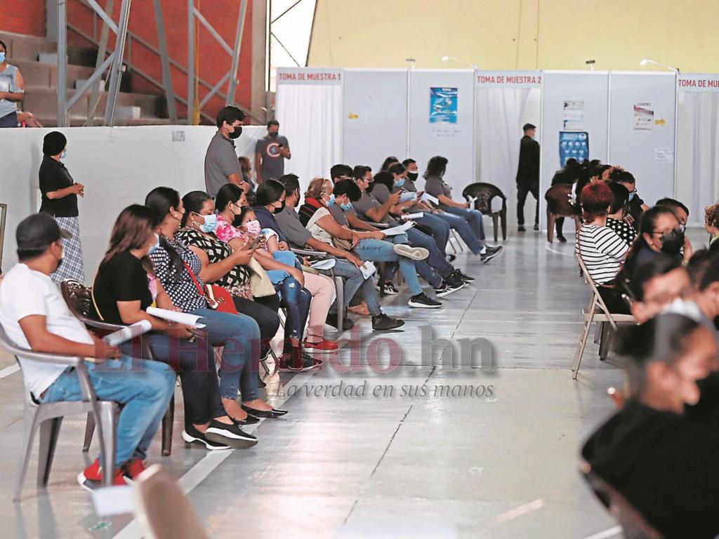 Triajes de la capital duplican las consultas en siete días por alza de covid