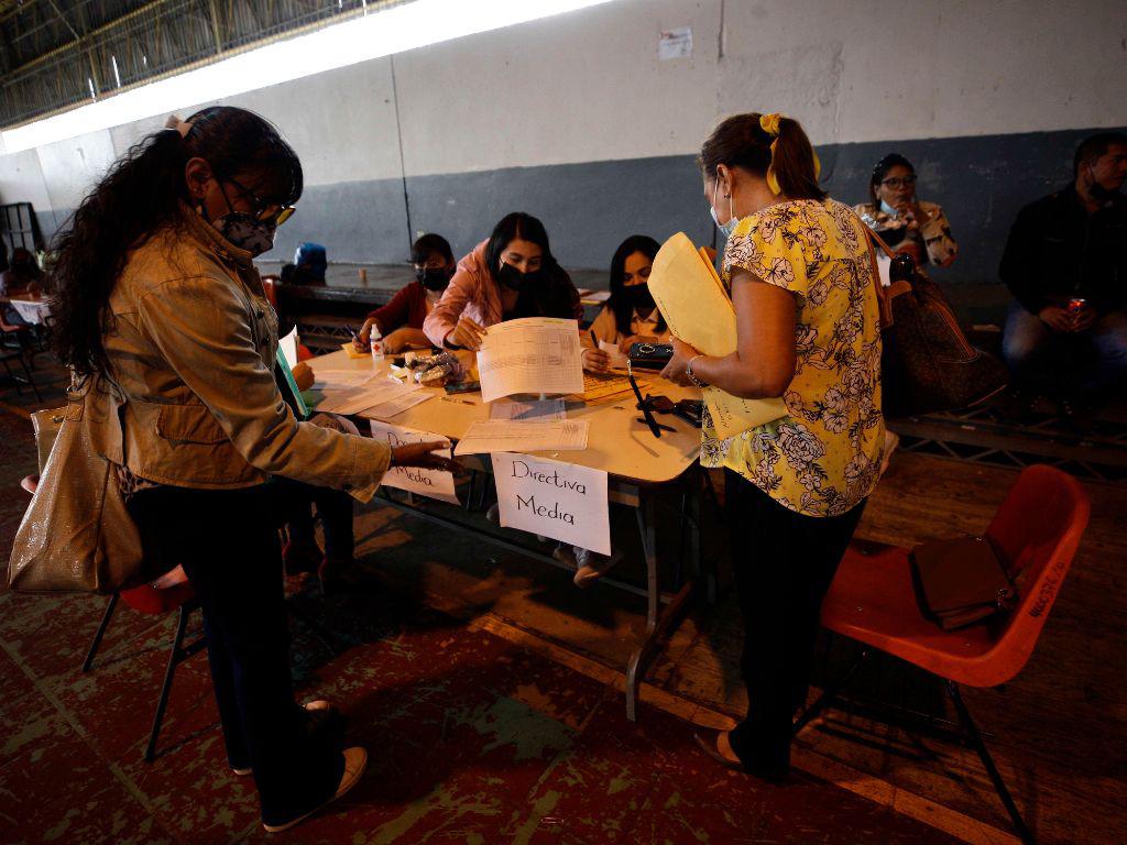 Honduras: Denuncian amaños en concursos docentes