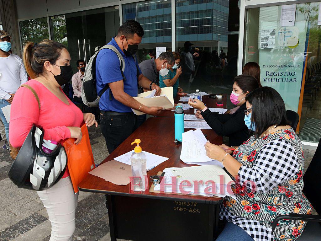 Cinco pasos para realizar el traspaso de su vehículo en el Instituto de la Propiedad