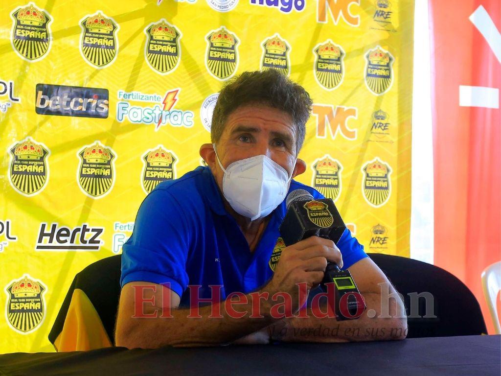 Héctor Vargas tras ser goleados ante Vida: ‘Nos hace bien un baño de humildad’