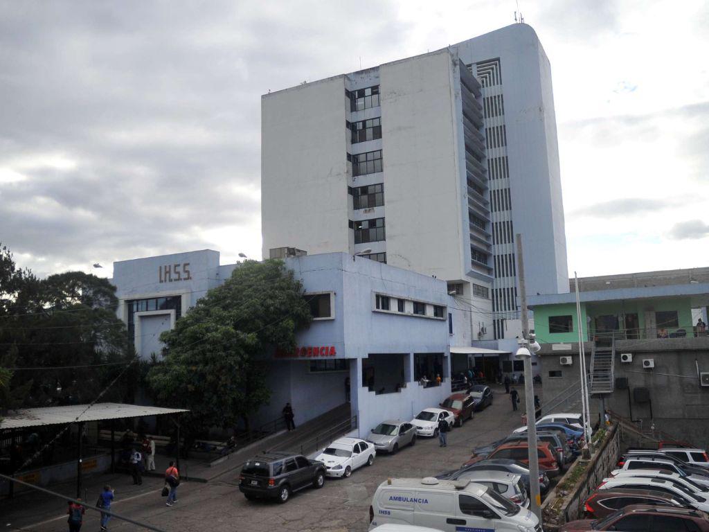 Médicos del Seguro Social están en paro laboral por reajuste salarial