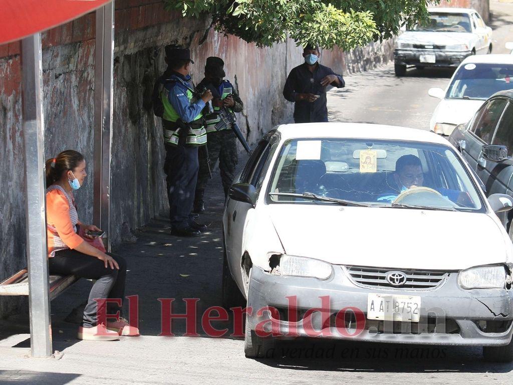Taxistas buscan huir de la extorsión vendiendo sus registros y unidades