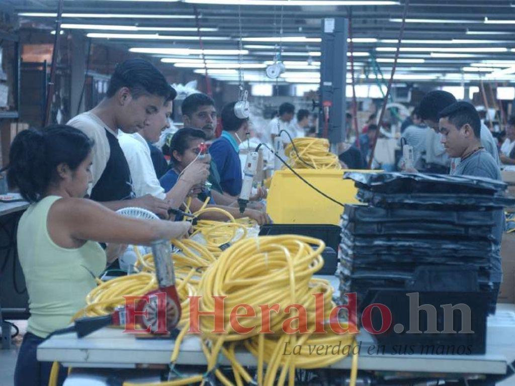 La empresa privada recuperó 267,803 empleos que había perdido en 2020