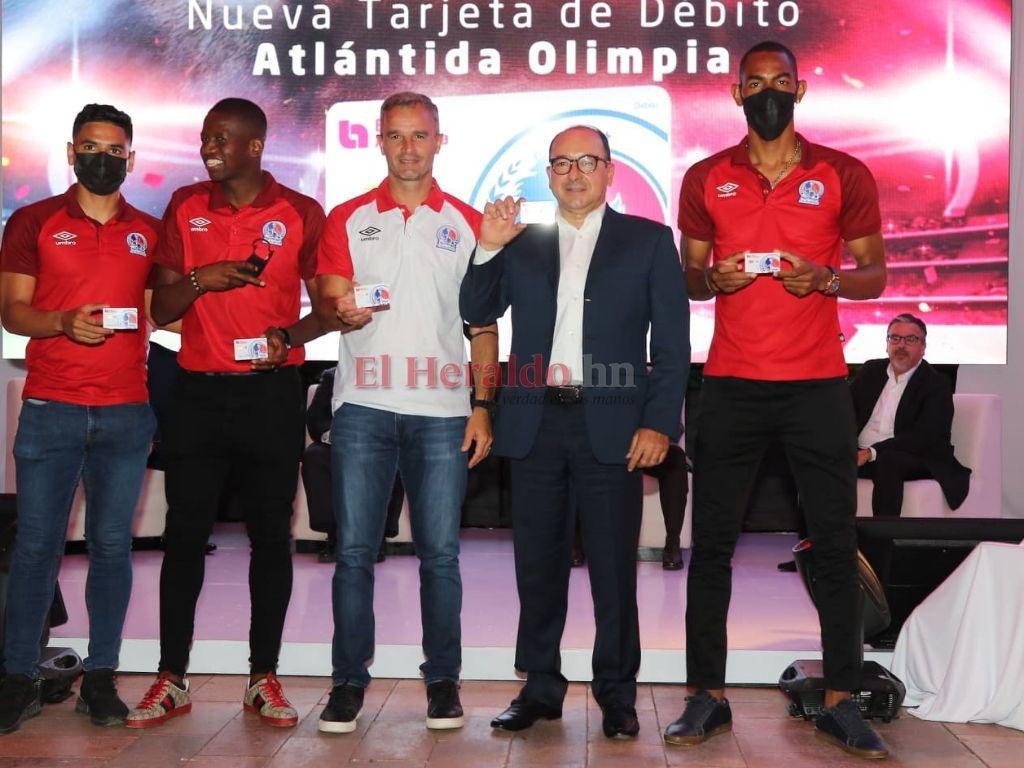Olimpia y Banco Atlántida se visten de gala y lanzan su nueva tarjeta de débito para sus seguidores