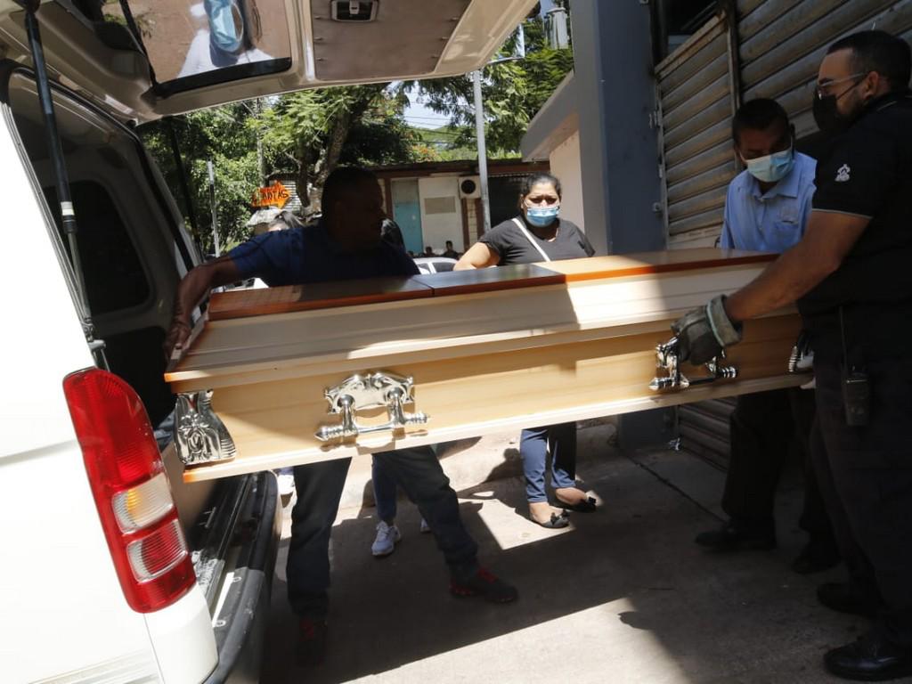 Suegro y nuera son acribillados por sicarios en colonia Villa Nueva de Tegucigalpa