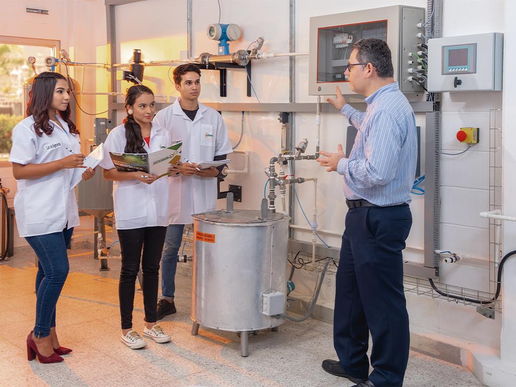 Construye tu futuro con las ingenierías en producción industrial y electrónica de UTH