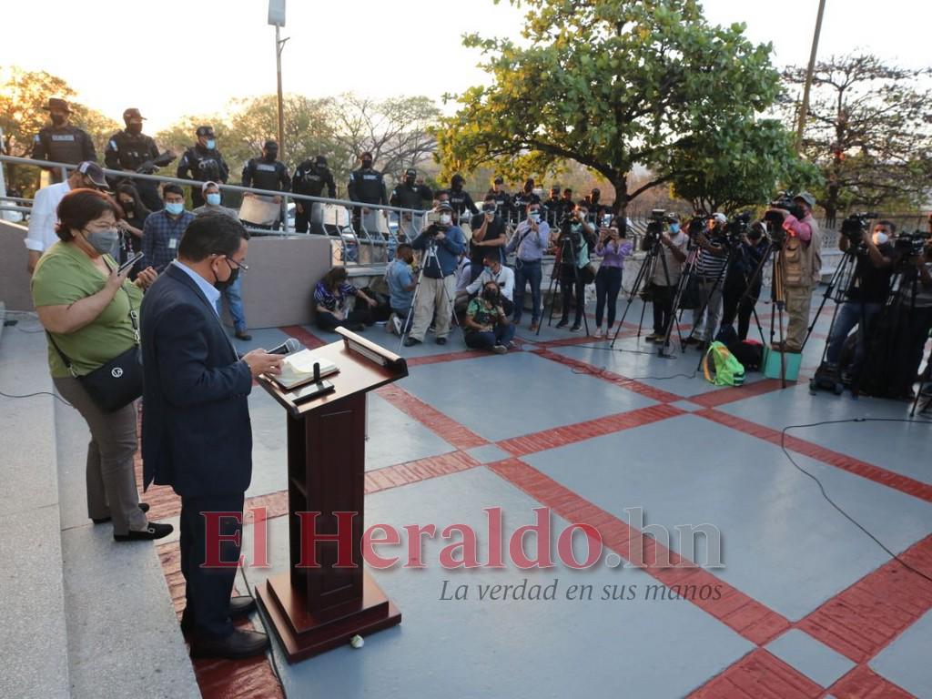 Hasta las 8:30 de la noche se conocerá resolución sobre extradición de Juan Orlando Hernández