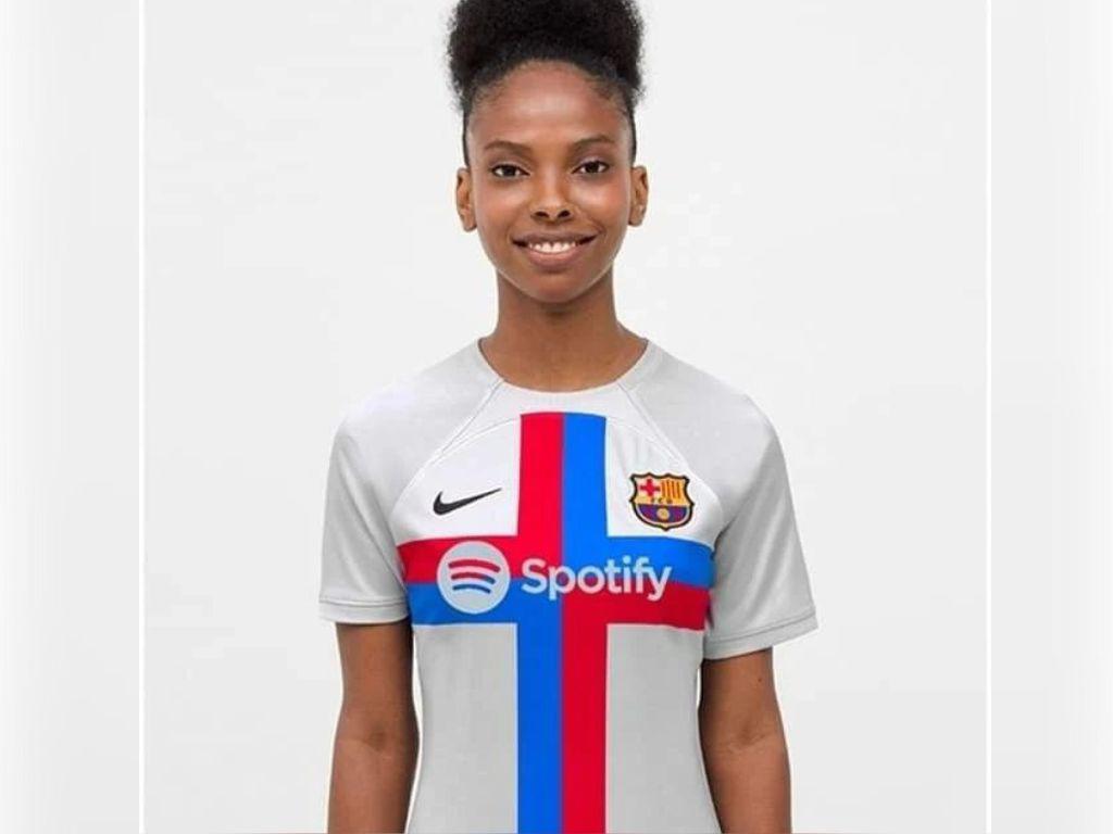 ¡Sorpresa! Hondureña es la modelo en la presentación de nueva vestimenta del Barcelona