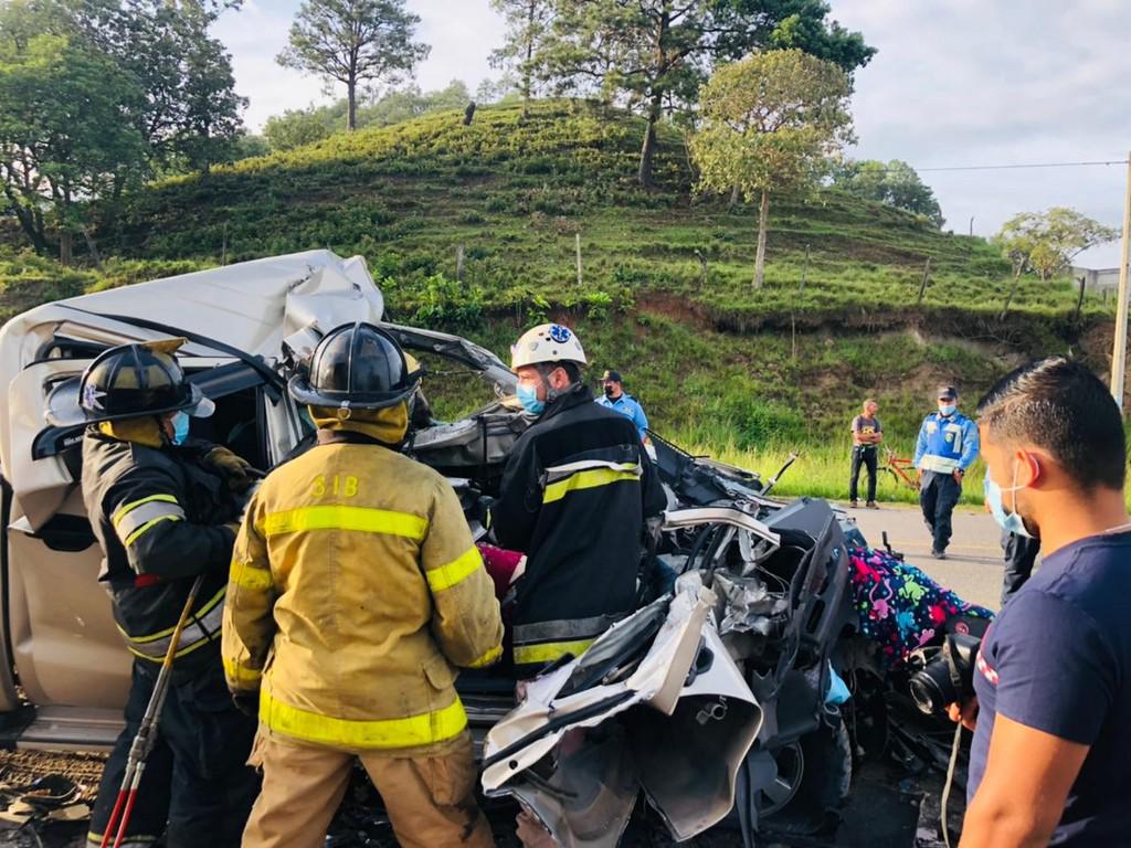 Choque entre vehículo y rastra deja una pareja muerta en Cucuyagua, Copán