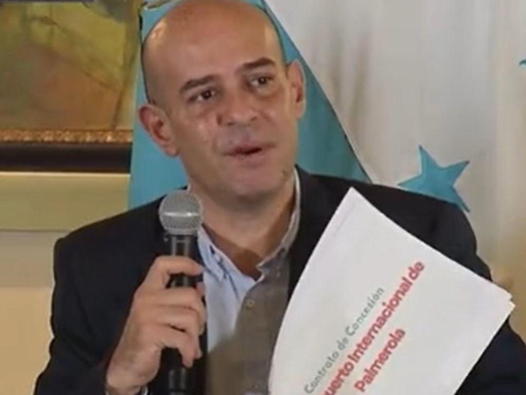 Ministro de la SIT denuncia irregularidades de concesionaria de Aeropuerto Palmerola