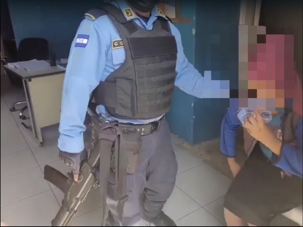 Detienen a mujer acusada de matar a su hijo recién nacido