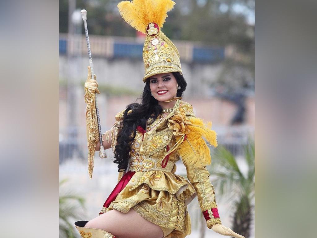 Trajes de palillona que brillan por su innovación