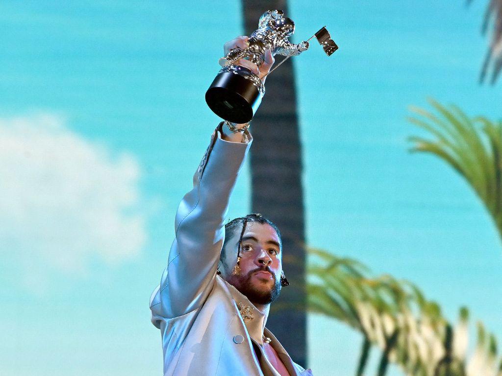 Bad Bunny gana premio “Artista del Año” en los premios MTV Video Music Awards