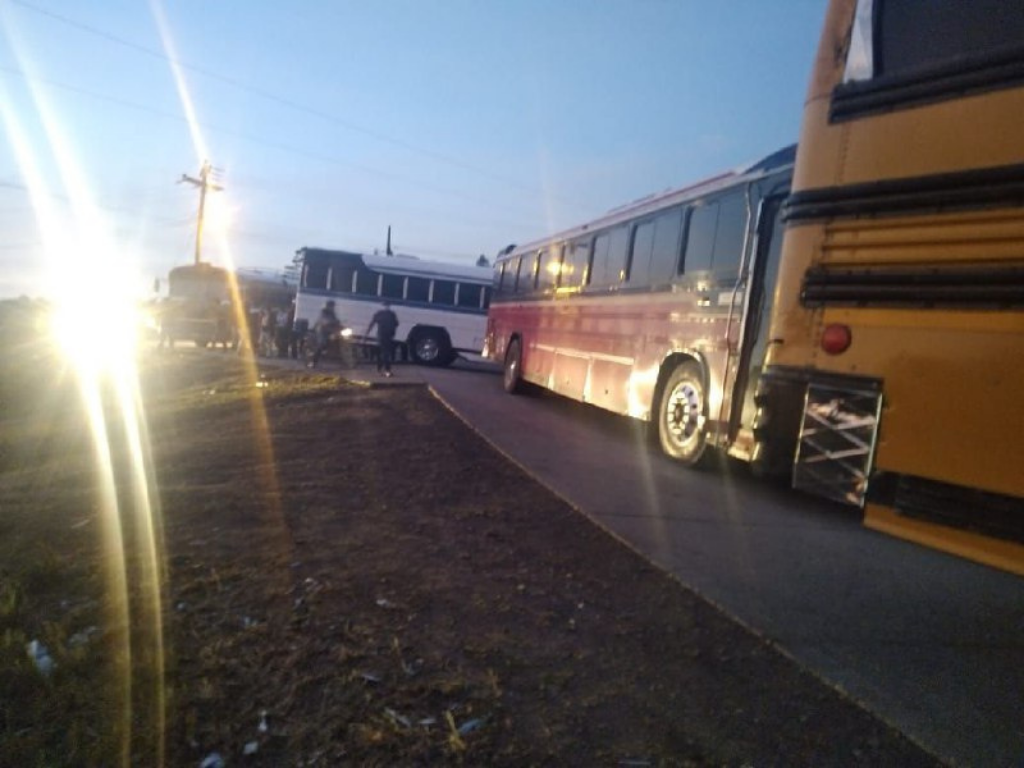 Tomada amanece carretera en salida al sur del país; ni ambulancias pasan
