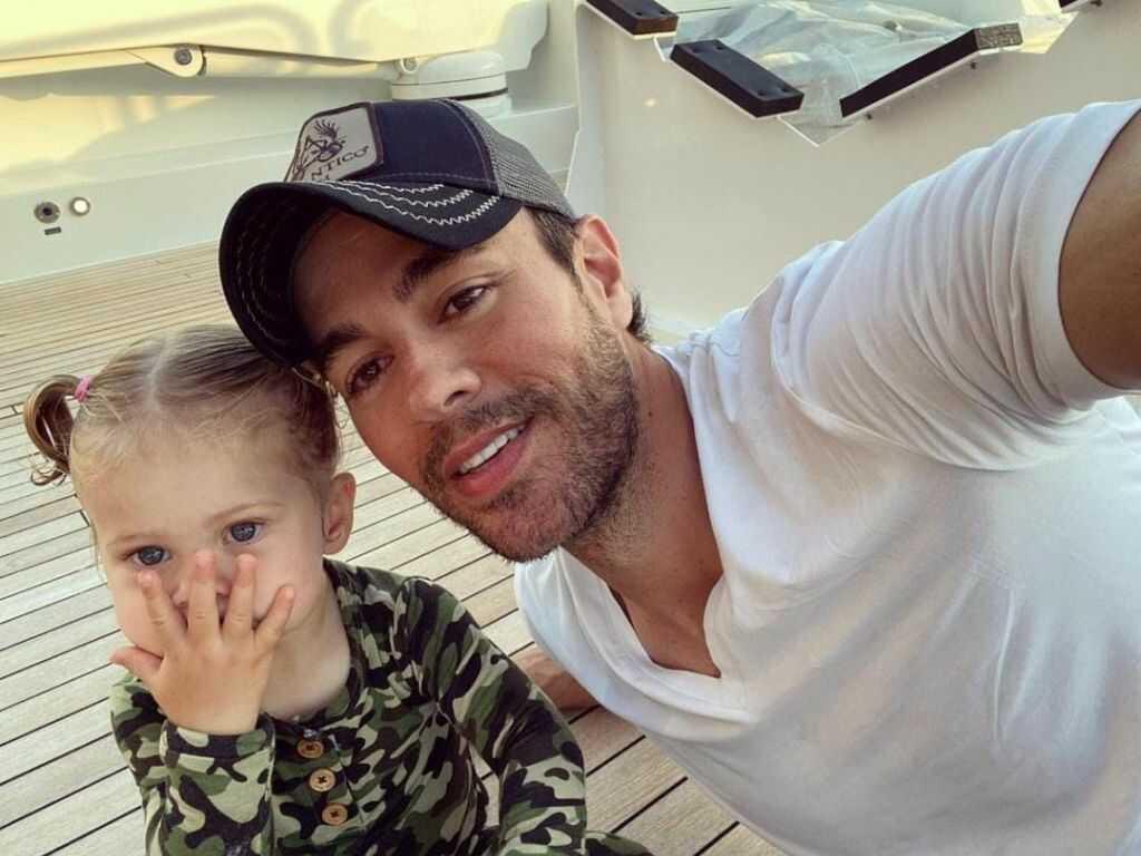 Enrique Iglesias celebra sus 47 años y comparte foto inédita de su familia
