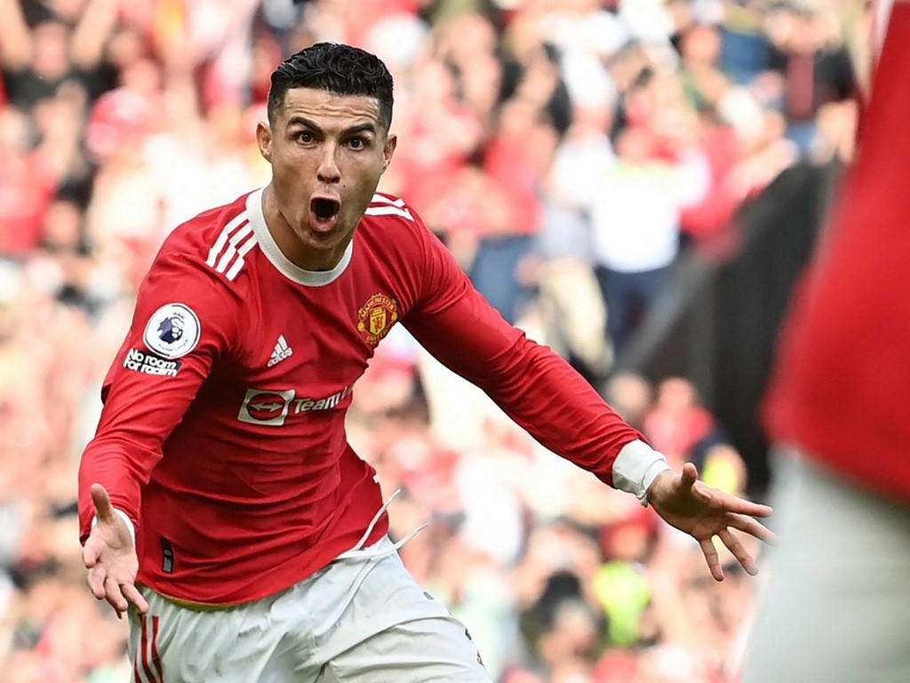Cristiano Ronaldo da un salto entre goleadores de Premier League con su triplete
